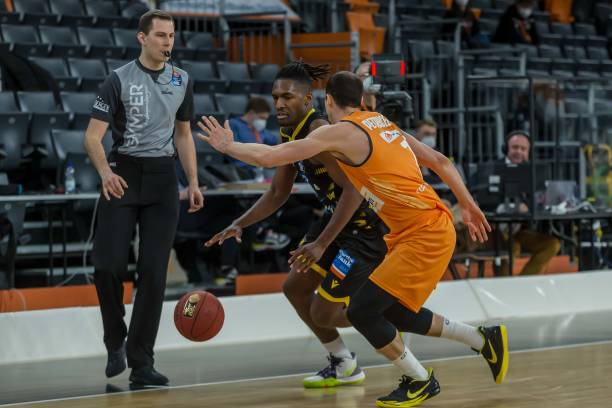 越来越多的 越来越多的